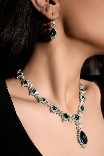 Emerald Teardrop Diamond Necklace